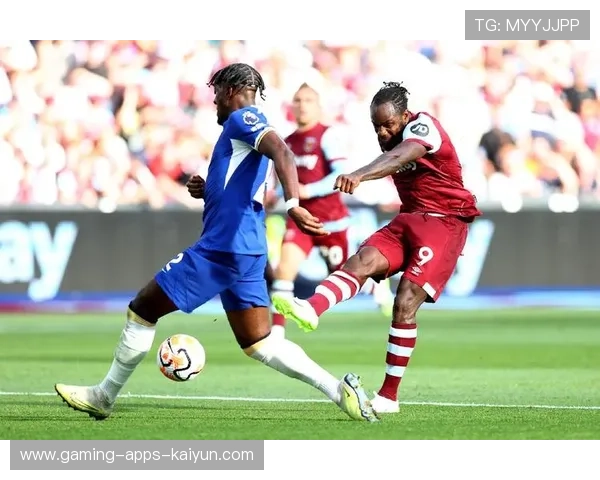 英超中后场组合被誉为赛季最佳防守范例 英超中后场组合被誉为赛季最佳防守范例