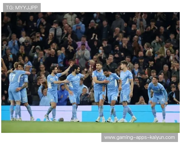 曼城福登门前跟进补射完成绝妙配合